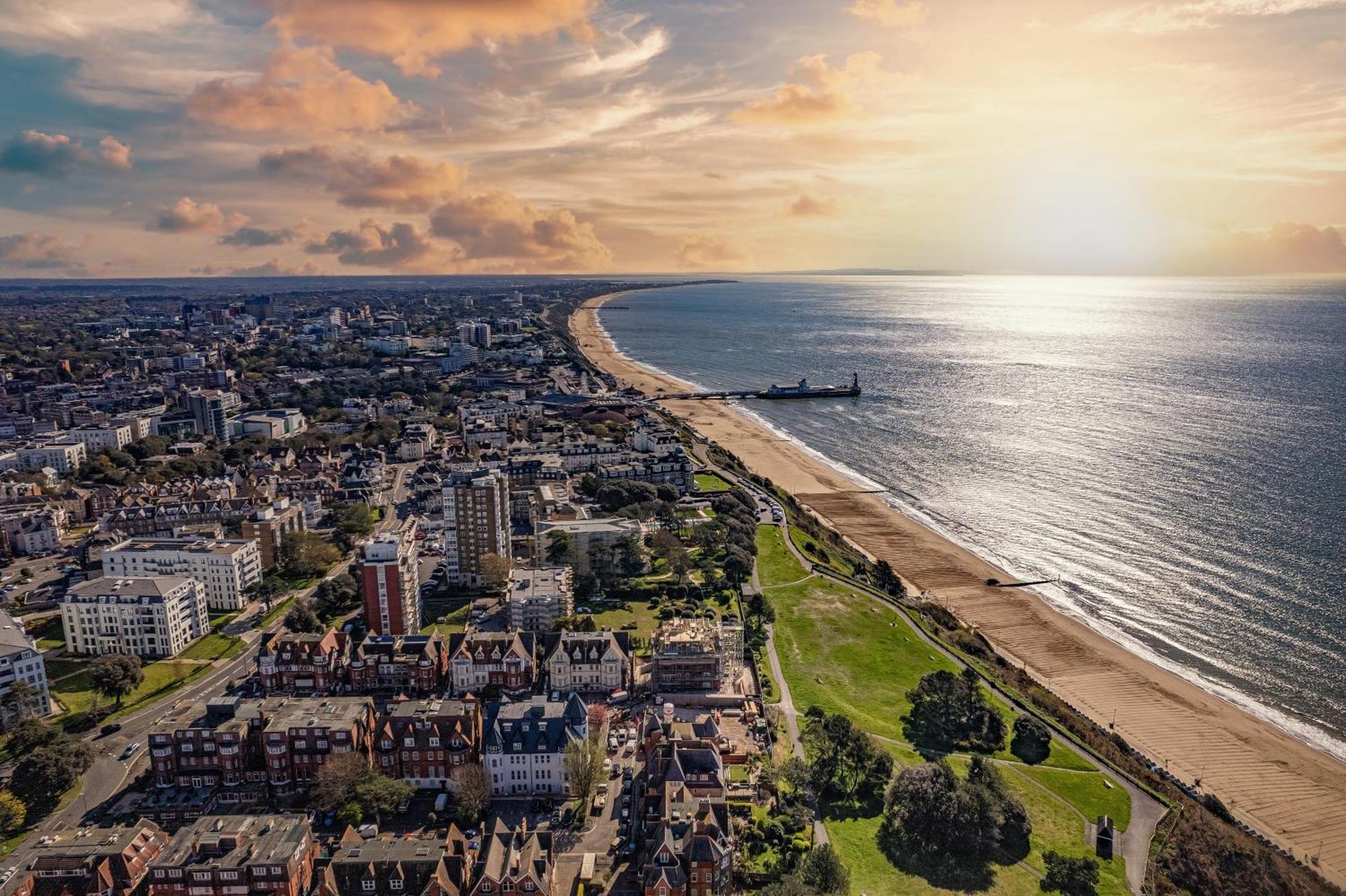 Sea Breeze Apartments Bournemouth Buitenkant foto